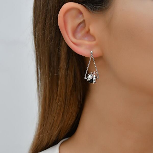 Ladybee Uğurböceği ve Üçgen Çerçeve Tasarımlı Gümüş Küpe