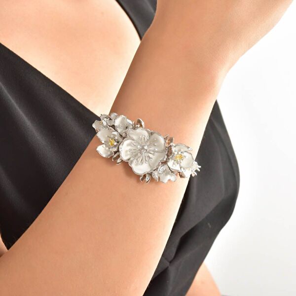 White Dreams Model-17 Tomurcuklu Çiçek Tasarımlı Gümüş Bileklik