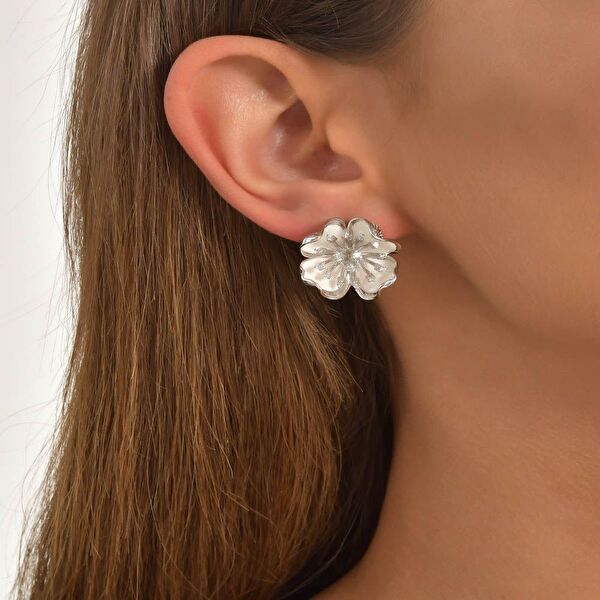 White Dreams Model-17 Tomurcuklu Çiçek Tasarımlı Gümüş Küpe