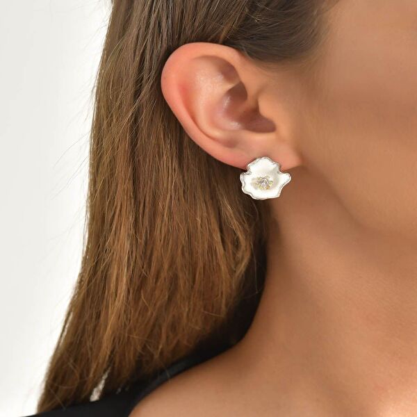 White Dreams Model-2 Tomurcuklu Çiçek Tasarımlı Gümüş Küpe